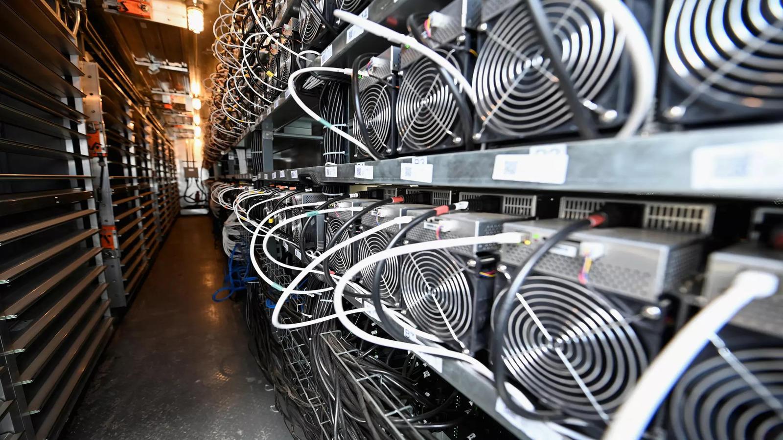 Navigating Security Risks in Cryptocurrency Mining Today